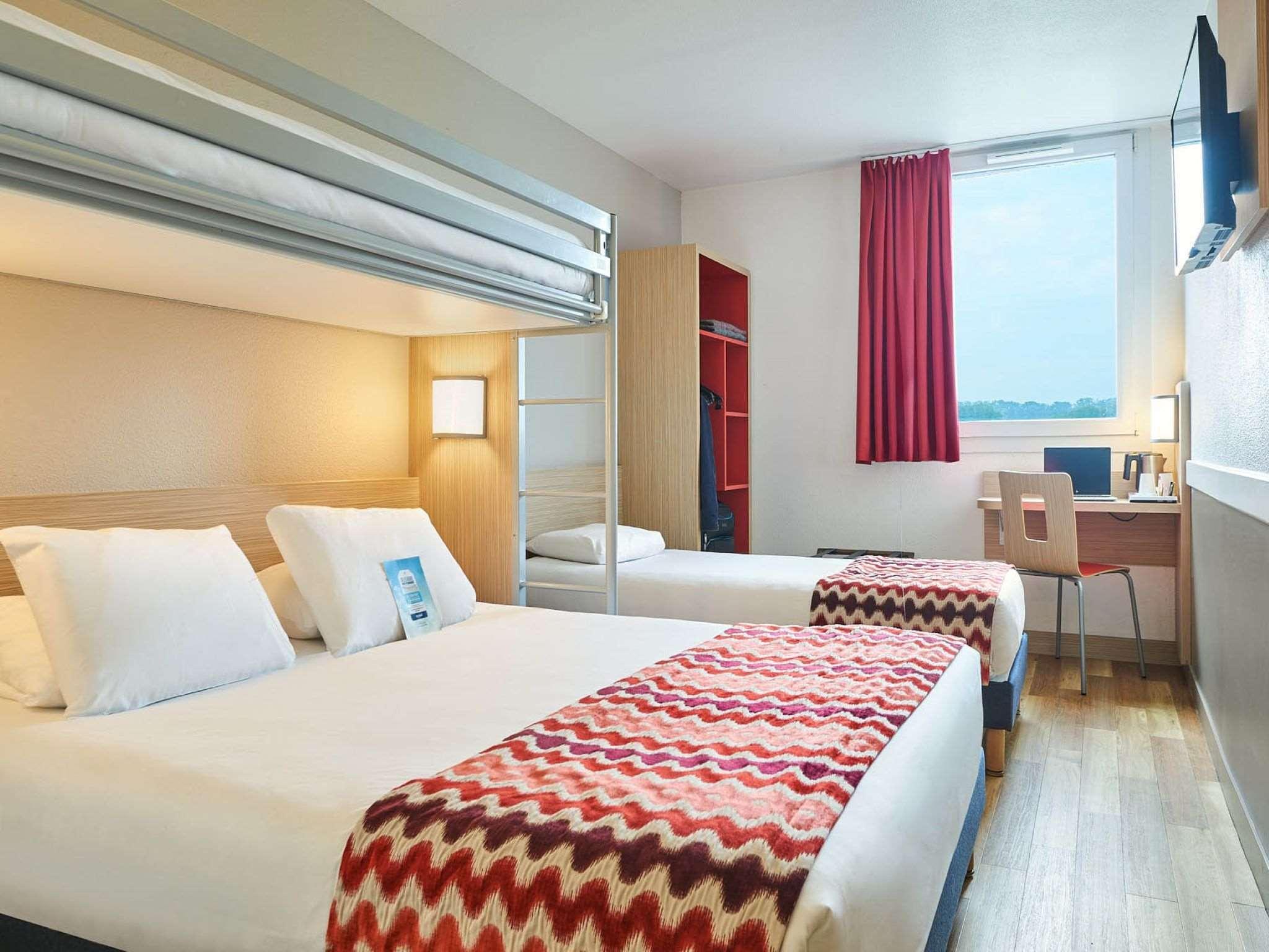 กีริอ๊าด รูออง ซุด - วาล เดอ เรย Hotel Val-de-Reuil ภายนอก รูปภาพ