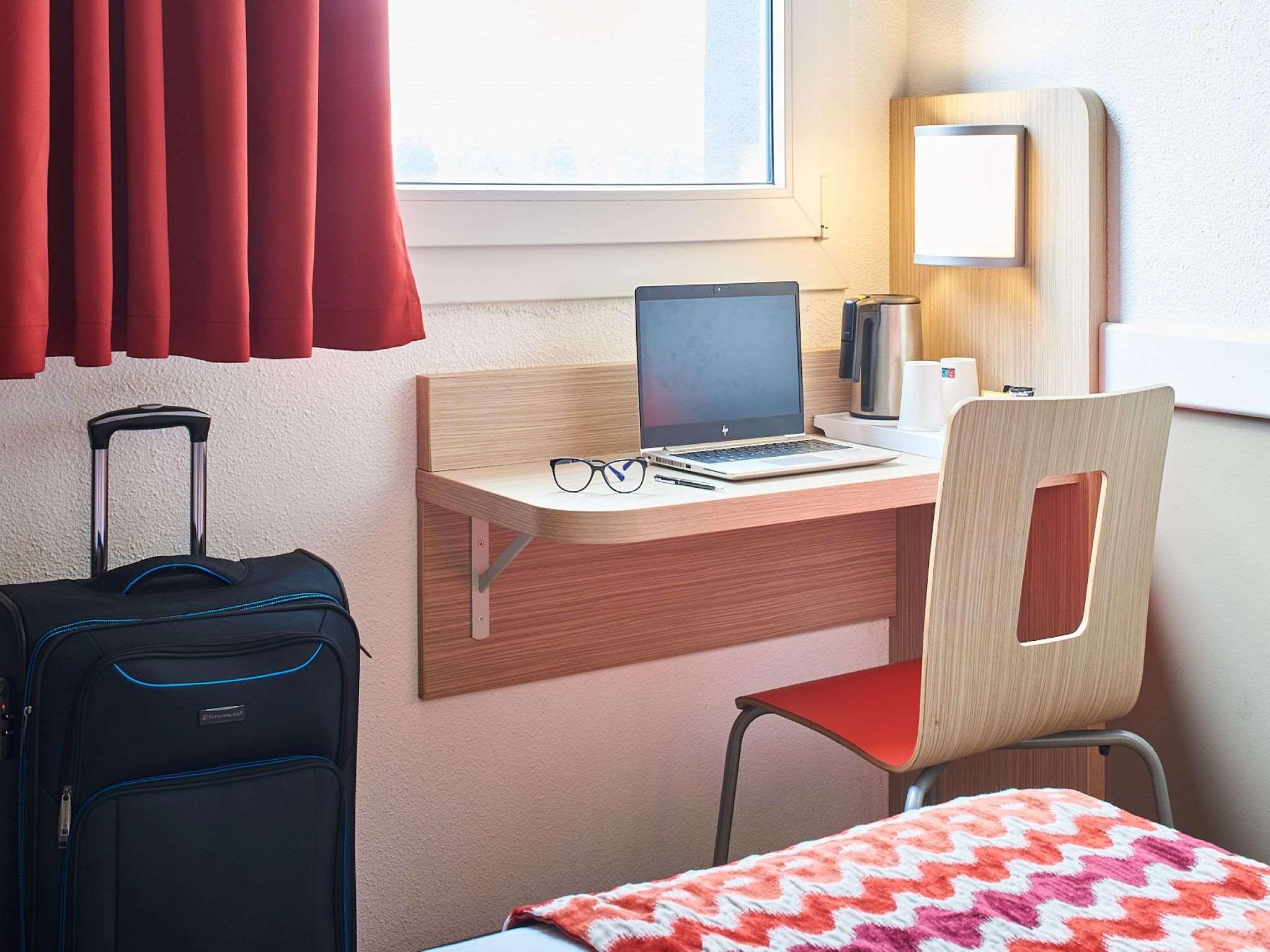 กีริอ๊าด รูออง ซุด - วาล เดอ เรย Hotel Val-de-Reuil ภายนอก รูปภาพ