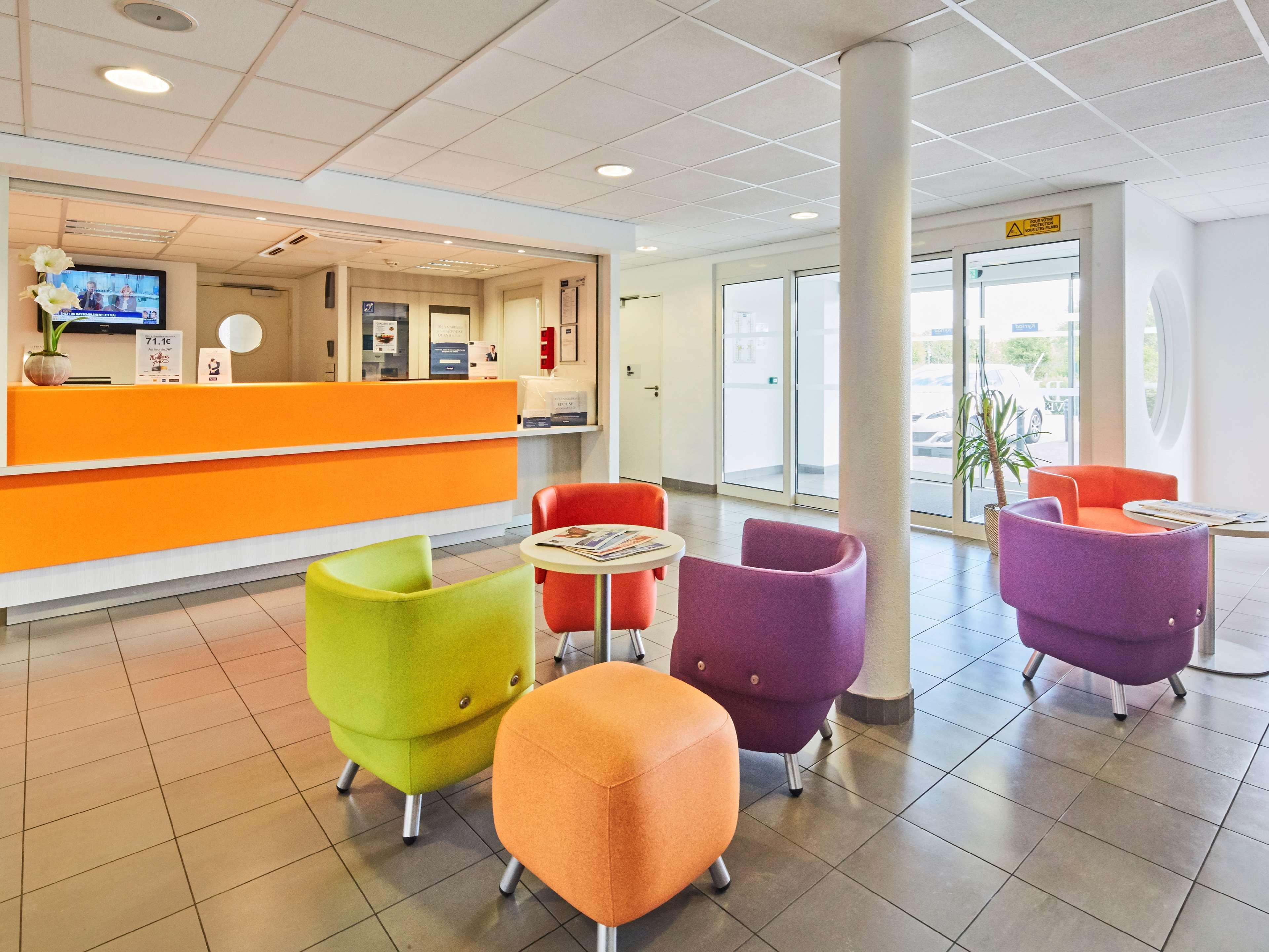 กีริอ๊าด รูออง ซุด - วาล เดอ เรย Hotel Val-de-Reuil ภายนอก รูปภาพ
