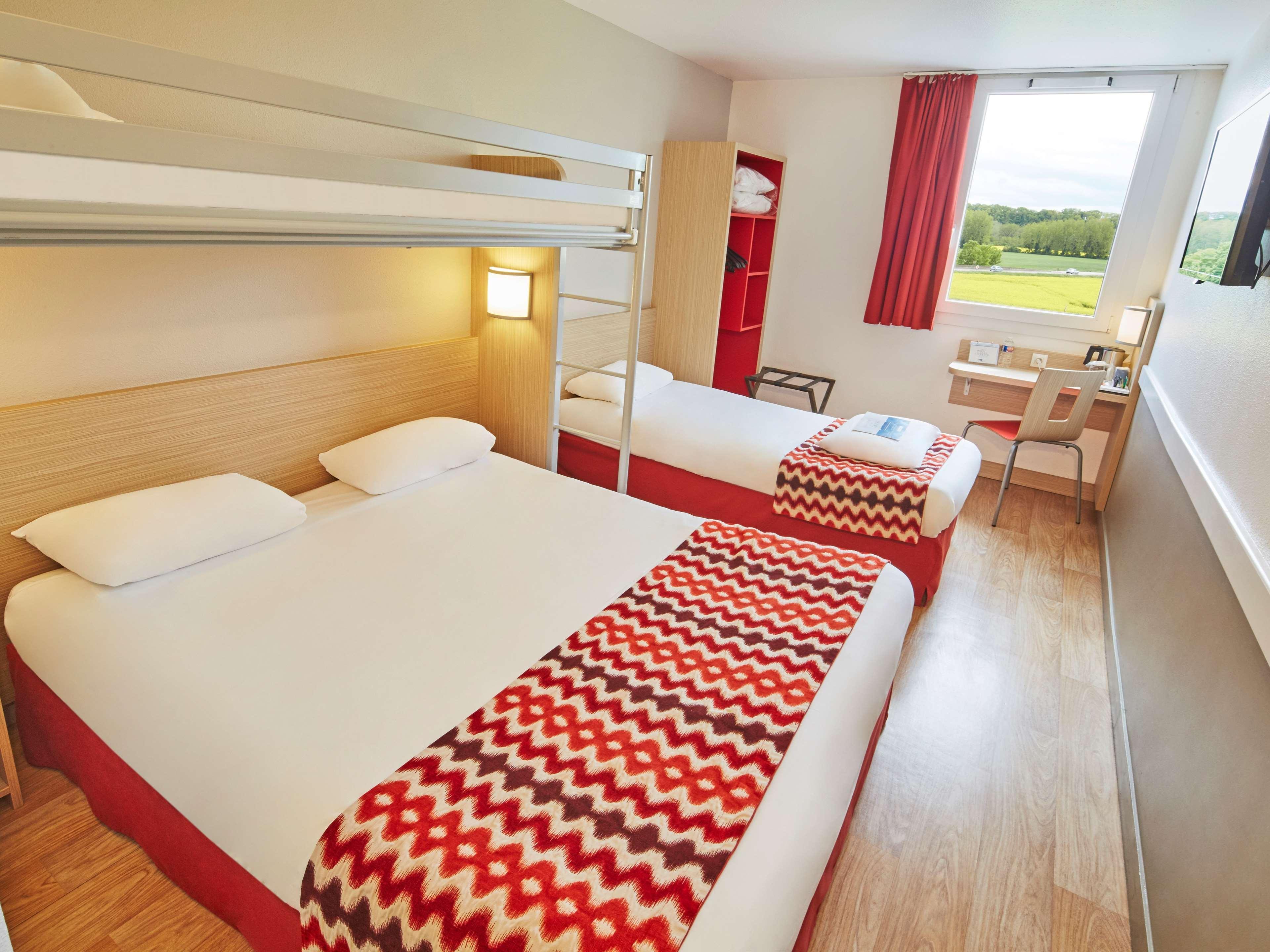 กีริอ๊าด รูออง ซุด - วาล เดอ เรย Hotel Val-de-Reuil ภายนอก รูปภาพ